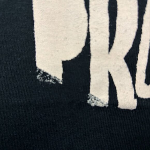 Megan “You Should Probably Run!” Graphic Horror Movie T-Shirt Size Large - Picture 5 of 5